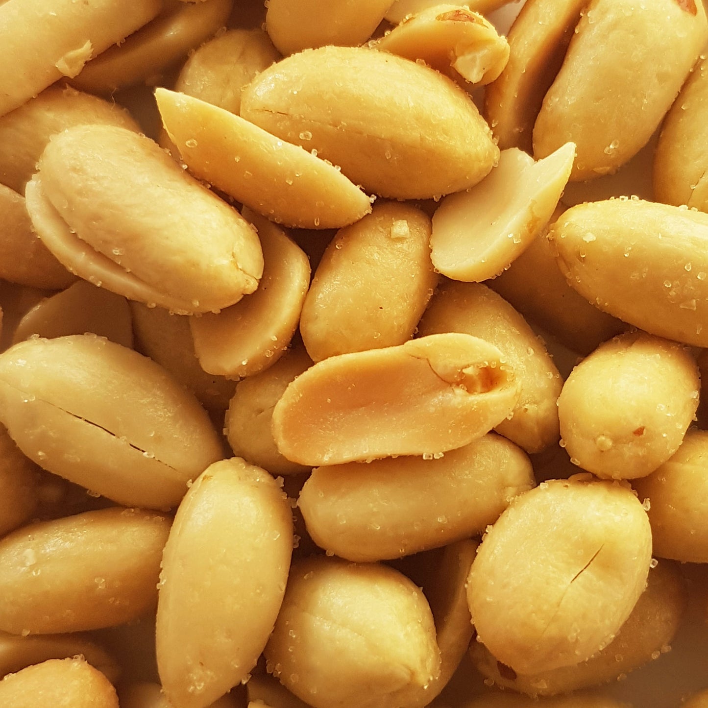 ViPnuts Classic Sea Salt peanuts 36 x 25g shot case